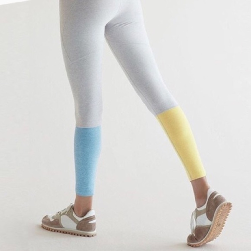 NYT Outdoor Voices dipped warm up leggings